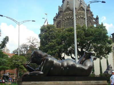 Plaza botero colombia dikke standbeelden